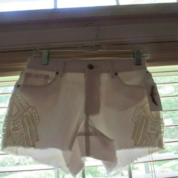 NWT JESSICA SIMPSON Cherish Short 3" Inseam Sz 27 - Picture 1 of 5